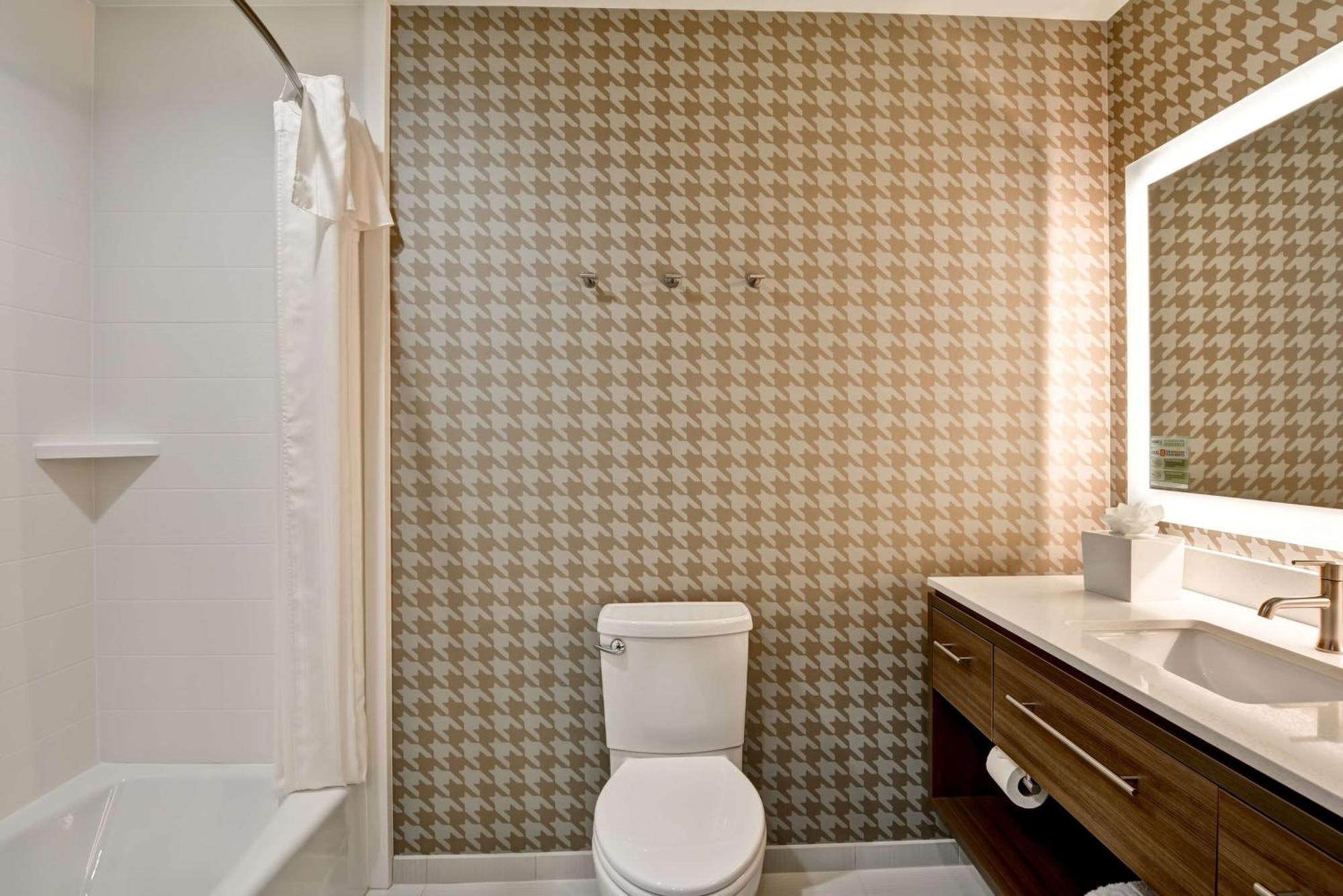 Home2 By Hilton Okc Midwest Tinker Afb 3*